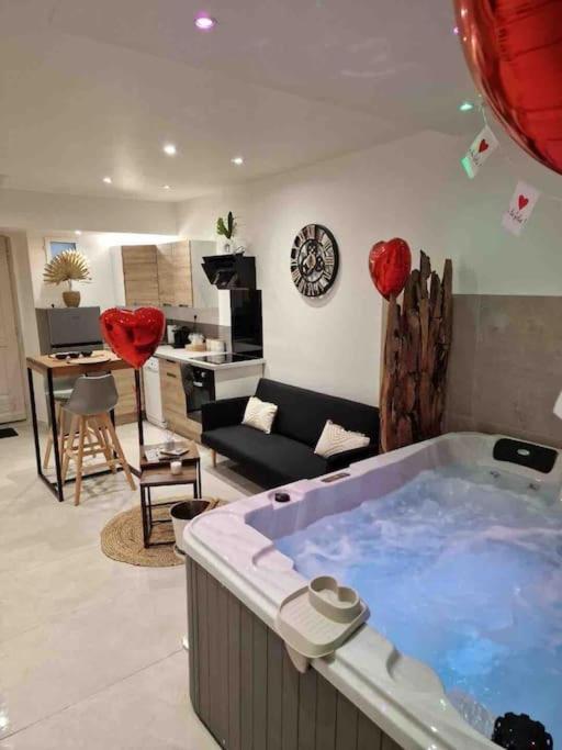 Appartement - Spa มงโตซ์ ภายนอก รูปภาพ